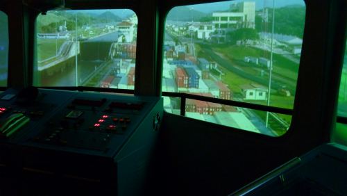 Simulador de travessia do canal no museu