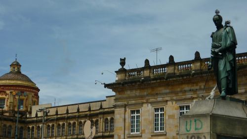 Estátua de Simón Bolívar