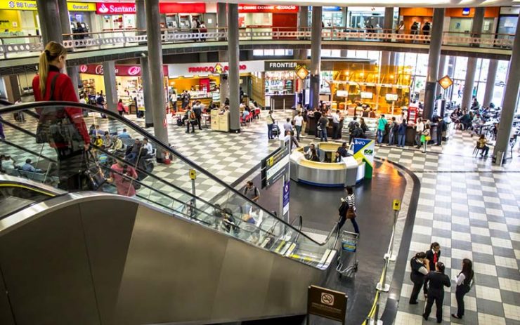 Aeroporto de Congonhas de metrô e ônibus (Por Alf Ribeiro via Shutterstock)