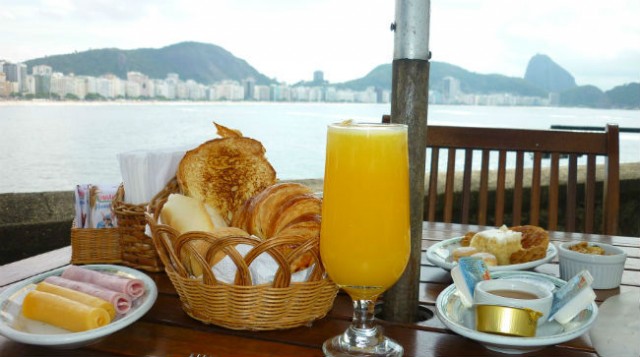 Café da manhã no Rio de Janeiro - Forte de Copacabana (Foto: Esse Mundo É Nosso)