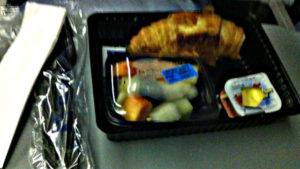 Café da manhã no voo da United Airlines (Foto: Eesse Mundo é Nosso)