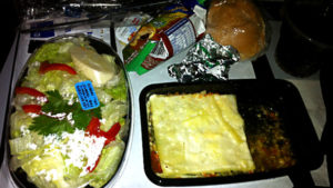 Jantar no voo da United Airlines (Foto: Eesse Mundo é Nosso)