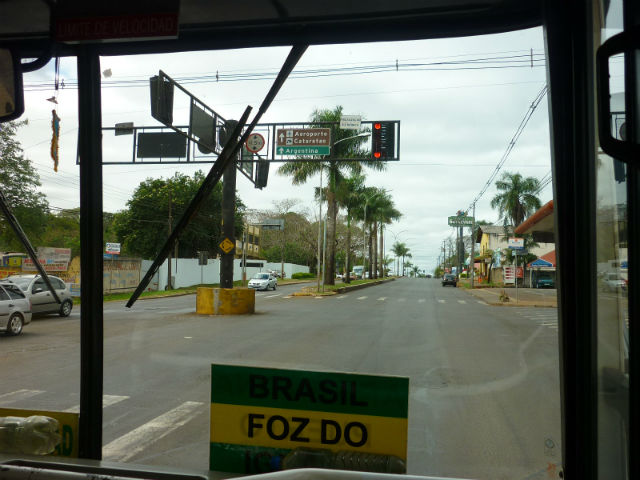 Como é alugar um carro em Foz do Iguaçú e passar a fronteira da Argentina