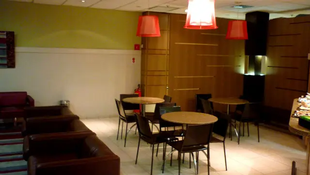 Como é a Sala VIP TAM no aeroporto Santos Dumont - Esse Mundo É Nosso Como é a Sala VIP TAM no aeroporto Santos Dumont - Esse Mundo É Nosso