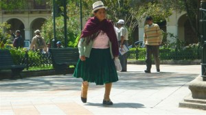 Chola no Parque Abdón Calderón - Cuenca, Equador (Foto: Esse Mundo É Nosso)