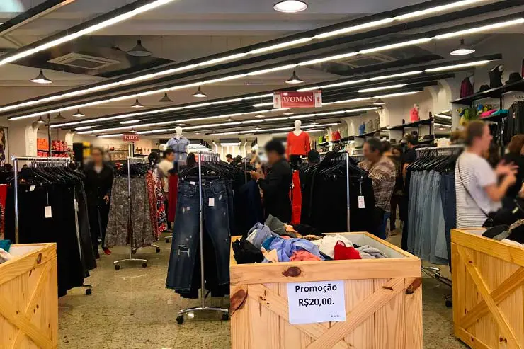 Outlet no Brás: Lojas de marcas famosas com preços baixos