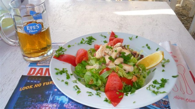 Comida Típica da Turquia - Salada de polvo (Foto: Esse Mundo É Nosso)