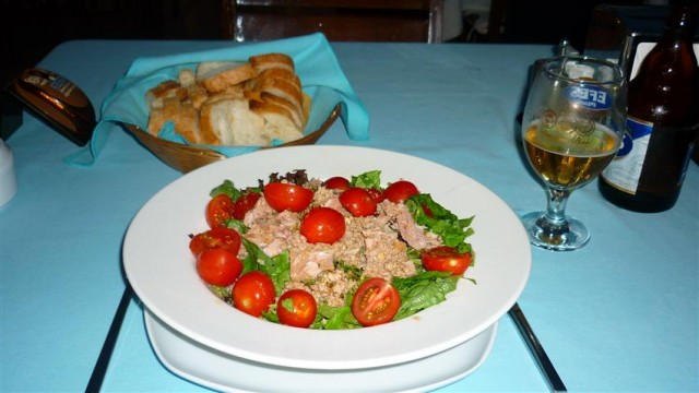 Comida Típica da Turquia - Salada de atum (Foto: Esse Mundo É Nosso)