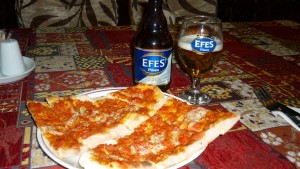 Comida Típica da Turquia - Pide, a pizza turca (Foto: Esse Mundo É Nosso)