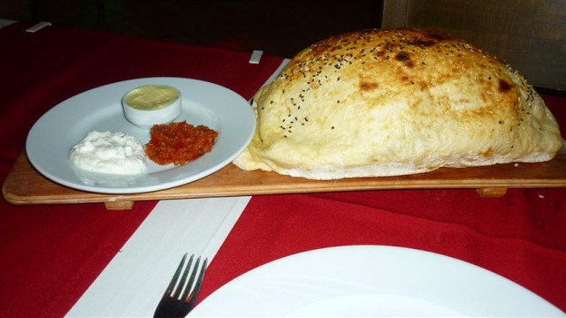 Comida Típica da Turquia - Pão Pita (Foto: Esse Mundo É Nosso)