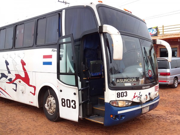 Viajar de ônibus no Paraguai é teste de paciência (Foto: Esse Mundo é Nosso)