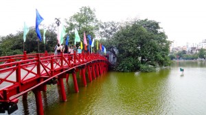 Lago Hoan Kiem - Templo Ngoc Son - Hanoi, Vietnã (Foto: Esse Mundo É Nosso)