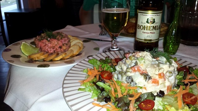 Salada Olivie, Restaurante Russo em São Paulo - Camarada Bistrô (Foto: Esse Mundo É Nosso)