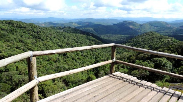 Mirante na trilha da Pedra Redonda em Monte Verde, Minas Gerais