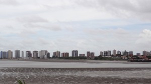 A incrível variação de maré no Maranhão (Foto: Esse Mundo É Nosso)