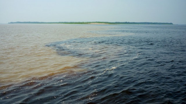 Encontro das águas em Manaus (Foto: Esse Mundo É Nosso)