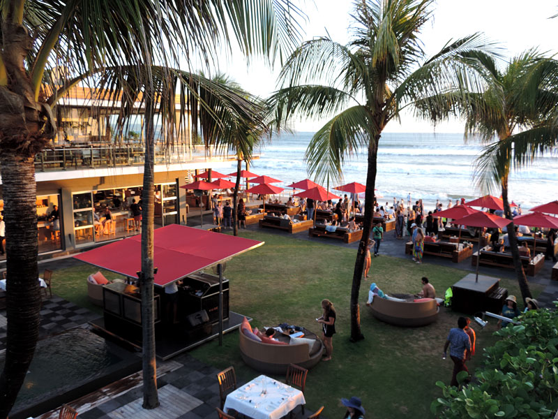 O badalado pôr-do-sol no Ku De Ta, em Bali (Foto: Esse Mundo É Nosso)