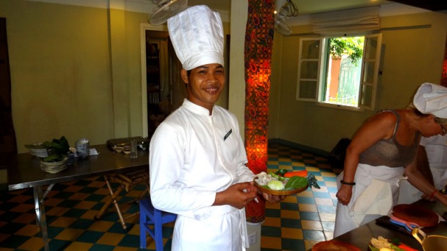 Aula de culinárian o Camboja (Foto: Esse Mundo É Nosso)