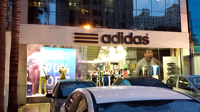 Outlet Adidas em Moema, São Descontos de até 70%