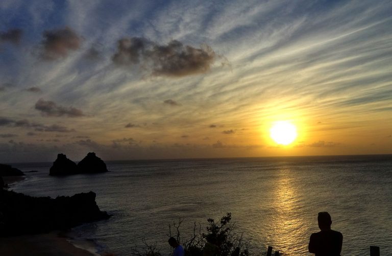 Pôr do sol em Fernando de Noronha (Foto: Esse Mundo é Nosso)