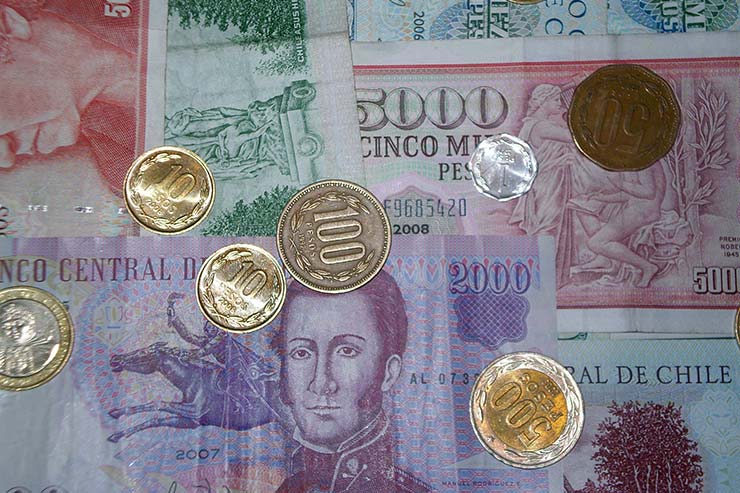 Qual moeda levar para o Chile? Dólares ou reais? (Foto: Esse Mundo É Nosso)