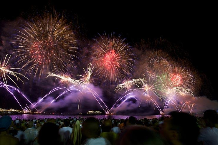 Réveillon em Copacabana via Shutterstock
