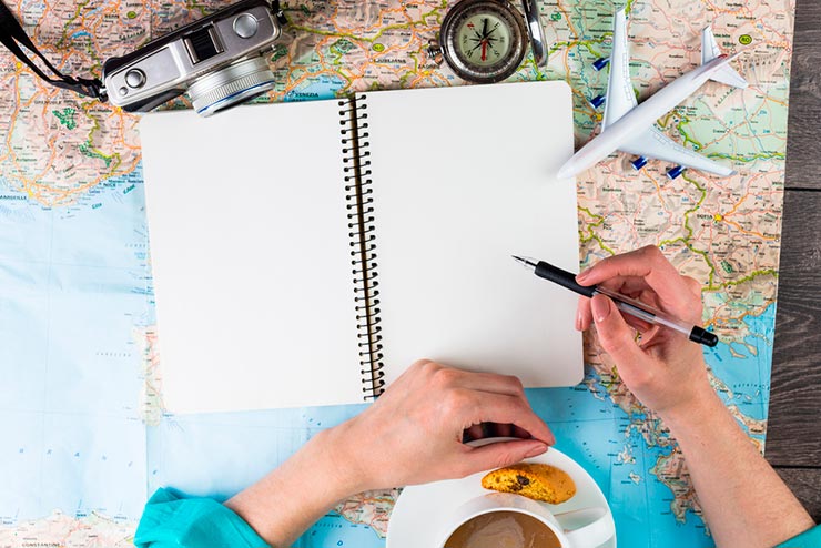 Viajar é um dos segredos da longevidade (Foto via Shutterstock)