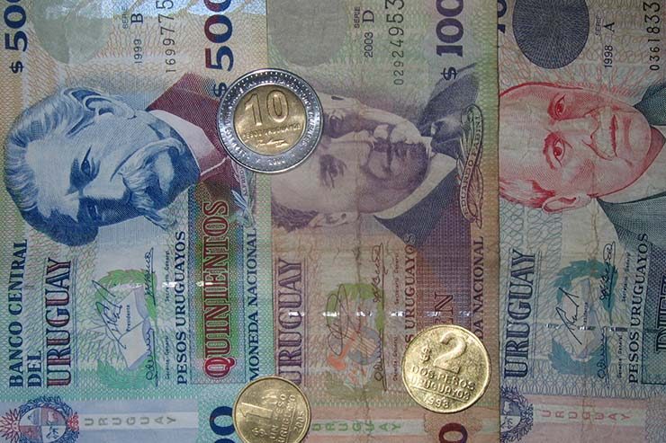 Qual moeda levar pro Uruguai? (Foto: Esse Mundo É Nosso)