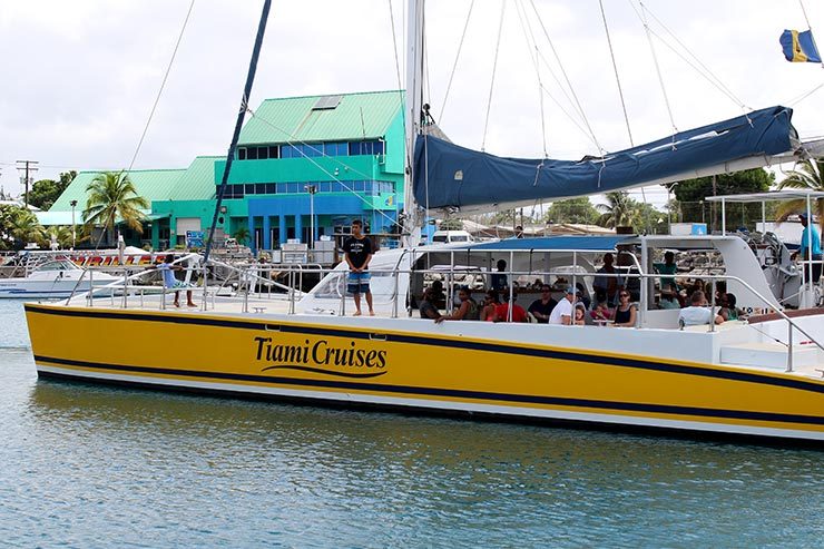 Passeio de catamarã em Barbados, Caribe (Foto: Esse Mundo É Nosso)