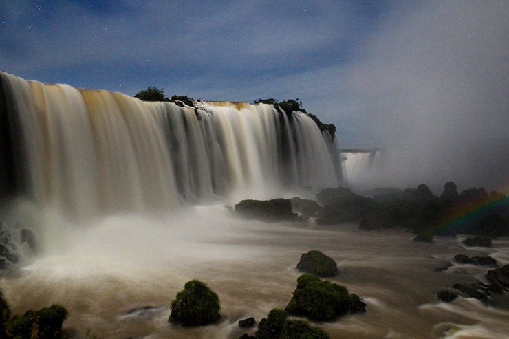 Cataratas do Iguaçu à noite: Visitação Noturna (Foto: Esse Mundo É Nosso)