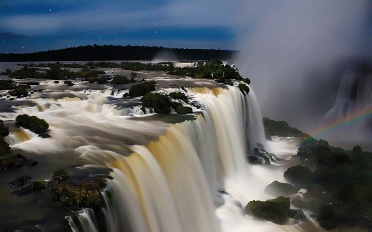 Cataratas do Iguaçu à noite: Visitação Noturna (Foto: Esse Mundo É Nosso)