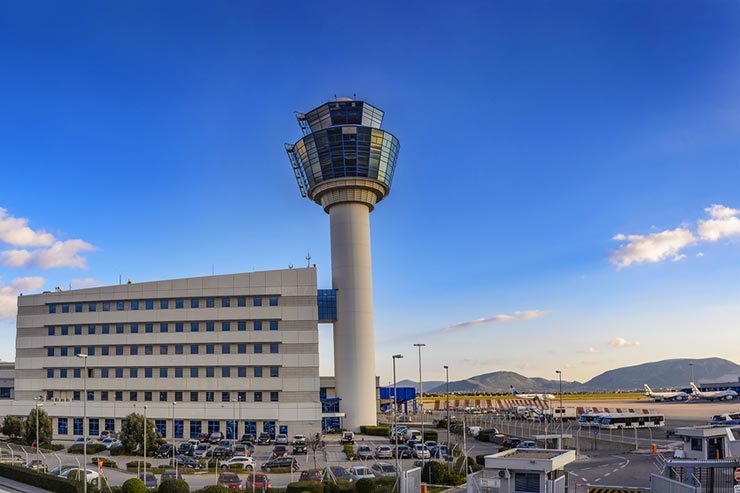 Como ir do aeroporto de Atenas ao centro (Foto via Shutterstock)