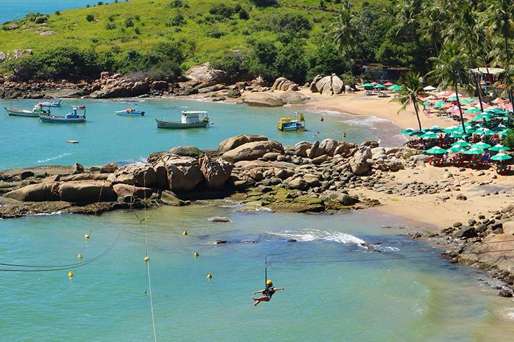 Praia de Calhetas e a tirolesa em Cabo de Santo Agostinho (Foto: Esse Mundo É Nosso)