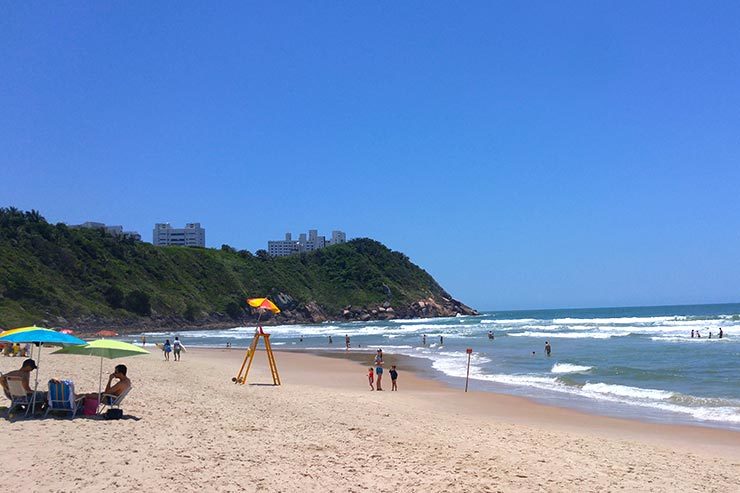 Onde ficar no Guarujá: Dicas de hotéis e onde se hospedar - Praia do Tombo (Foto: Esse Mundo É Nosso)