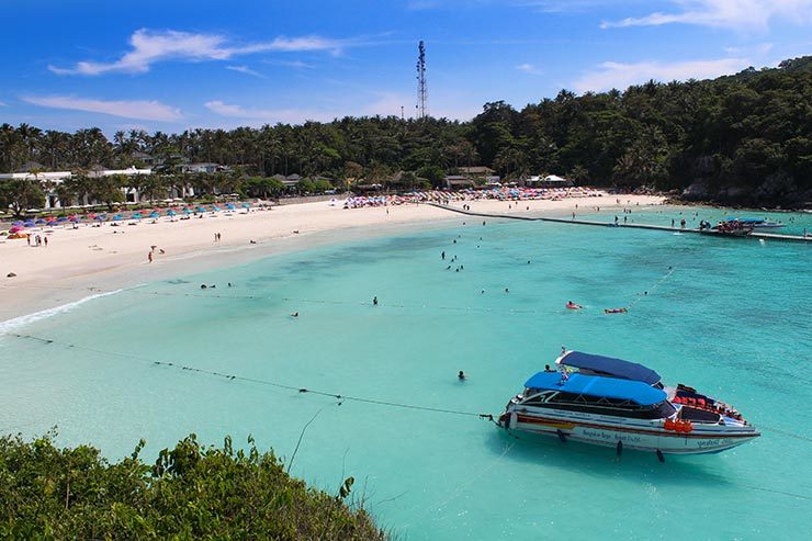 Raya Island, uma das melhores praias de Phuket, na Tailândia (Foto: Esse Mundo É Nosso)
