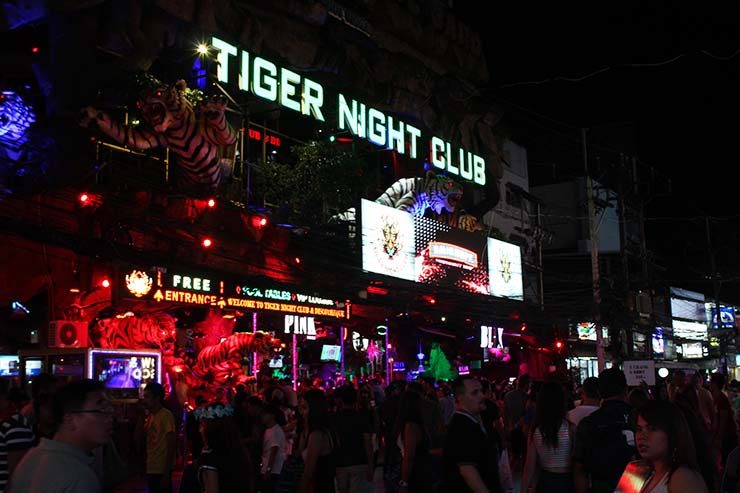 Praias de Phuket, Tailândia - Bangla Road (Foto: Esse Mundo É Nosso)