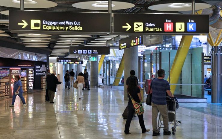 Como é a imigração na Espanha no aeroporto de Madrid (Foto via Shutterstock)