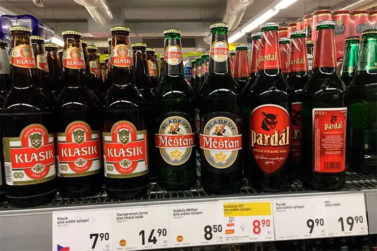 Quanto custa uma cerveja em Praga?