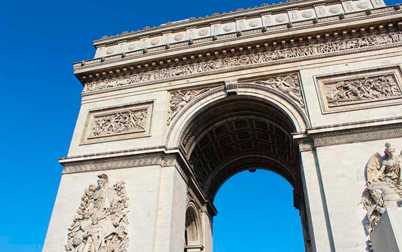 Vista do Arco do Triunfo em Paris