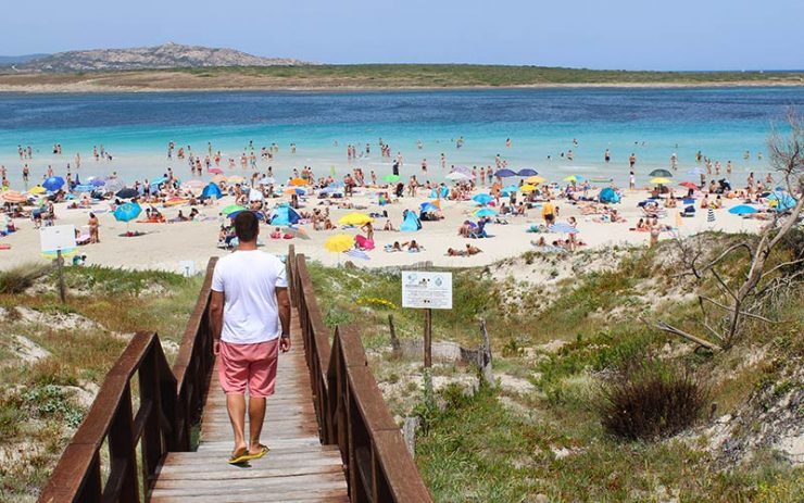 Escadaria na Praia La Pelosa, Itália