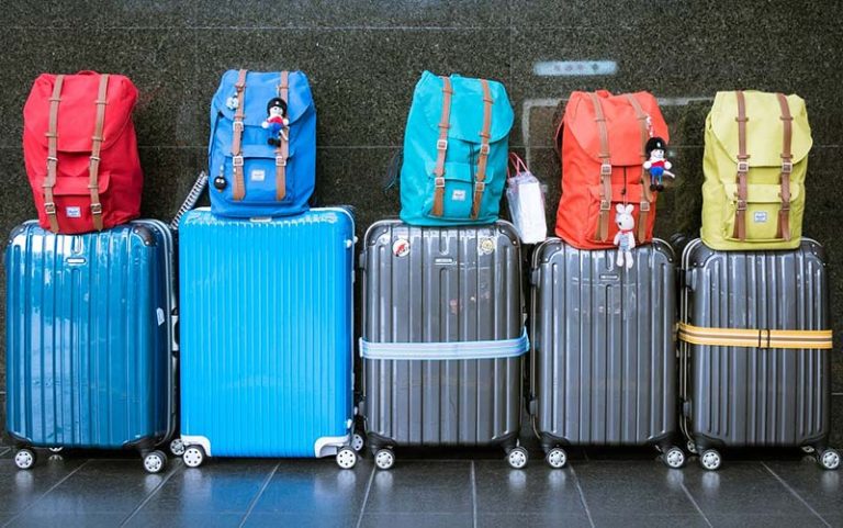 Comissão no Congresso aprova volta do despacho gratuito de bagagens