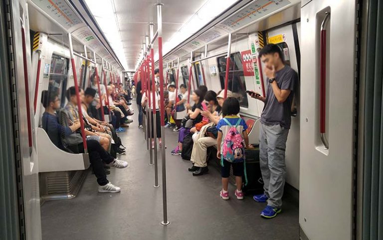 Trem do metrô de Hong Kong (Foto: Esse Mundo É Nosso)