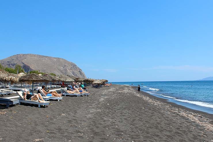 Praias de Santorini - Perissa (Foto: Esse Mundo É Nosso)