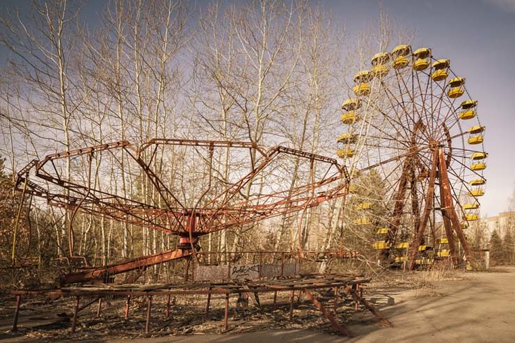 Antigo parque em Pripyat, Ucrânia (Por Byelikova Oksana via Shutterstock)