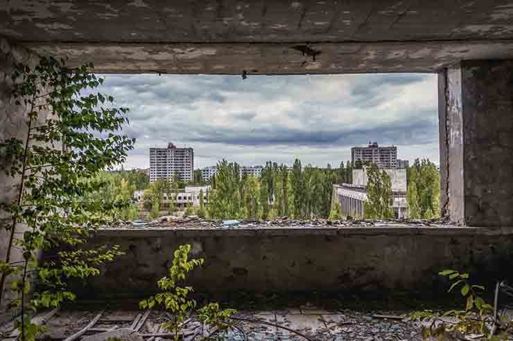 Hotel abandonado em Pripyat, Ucrânia (Por Fotokon via Shutterstock)