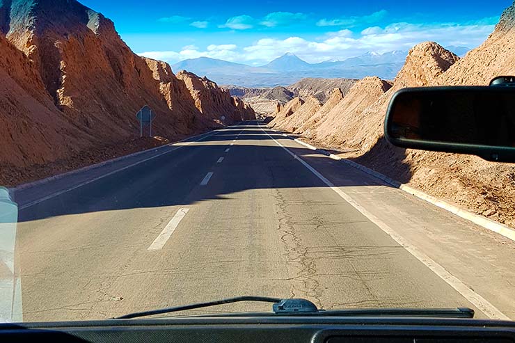 Carro é uma das formas de como ir de Santiago ao Atacama 