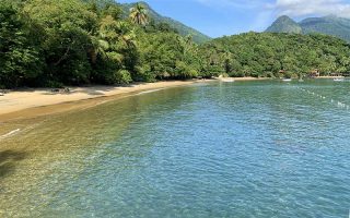 Praia do Abraãozinho em Ilha Grande (Foto: Esse Mundo É Nosso)