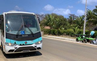 Ônibus em Fernando de Noronha (Foto: Esse Mundo É Nosso)