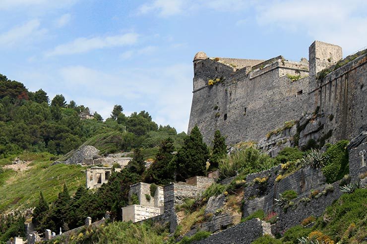 Fortaleza e Castelo Doria: vista da Gruta Byron (Foto: Esse Mundo É Nosso)