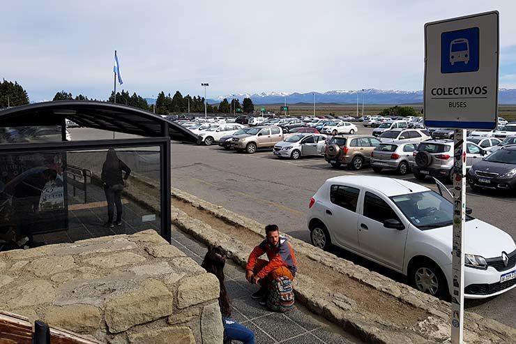 Ponto de ônibus no aeroporto de Bariloche (Foto: Esse Mundo É Nosso)